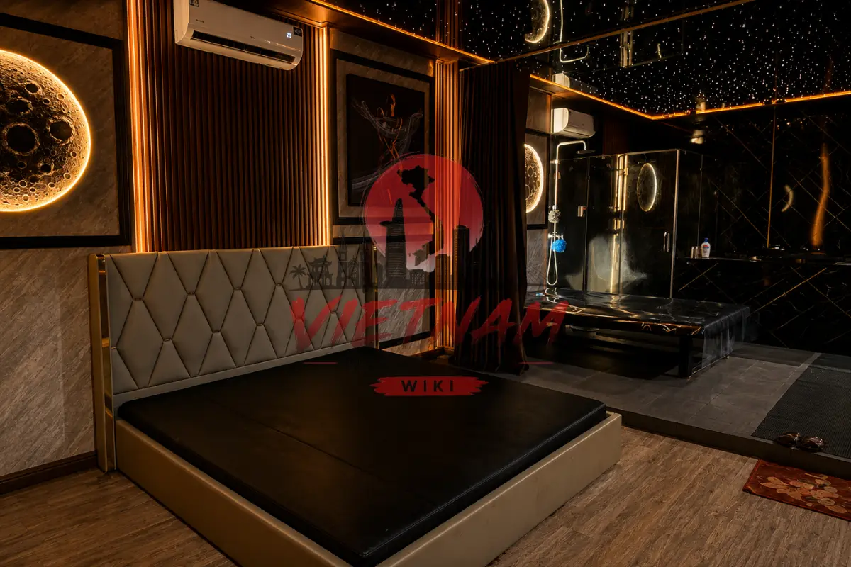 다낭 애플 스파 럭셔리 VIP 룸 — 은은한 달빛 LED 벽면 조명, 가죽 매트 베드, 스파 욕조 세트